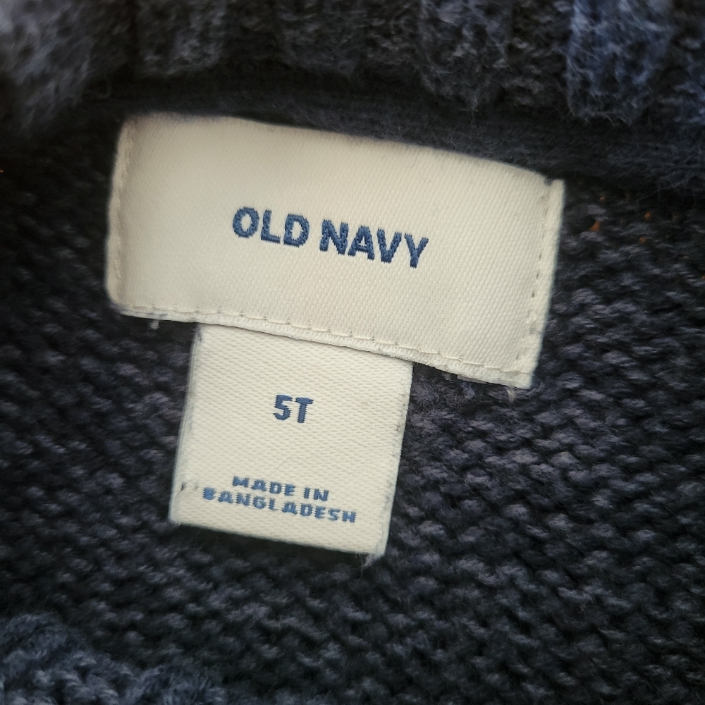 Boys size 5t sweater - Picture 2 of 6
